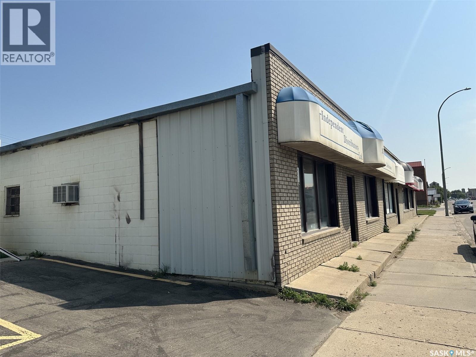 326 High Street W Property Photo 3