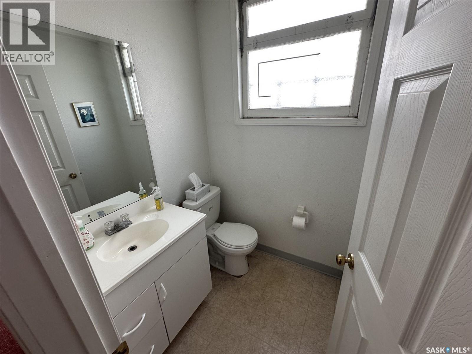 326 High Street W Property Photo 15