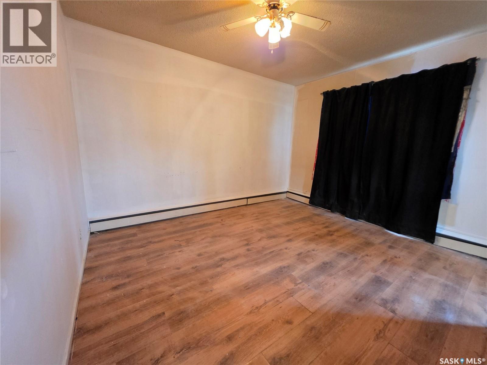 927 North Railway Street E Property Photo 6