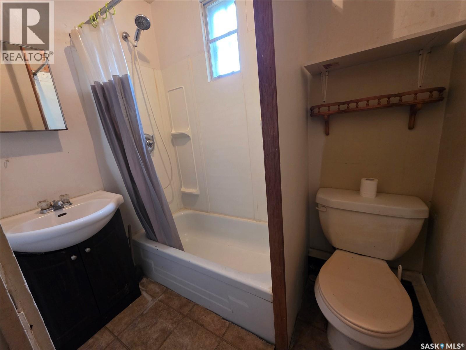 927 North Railway Street E Property Photo 10