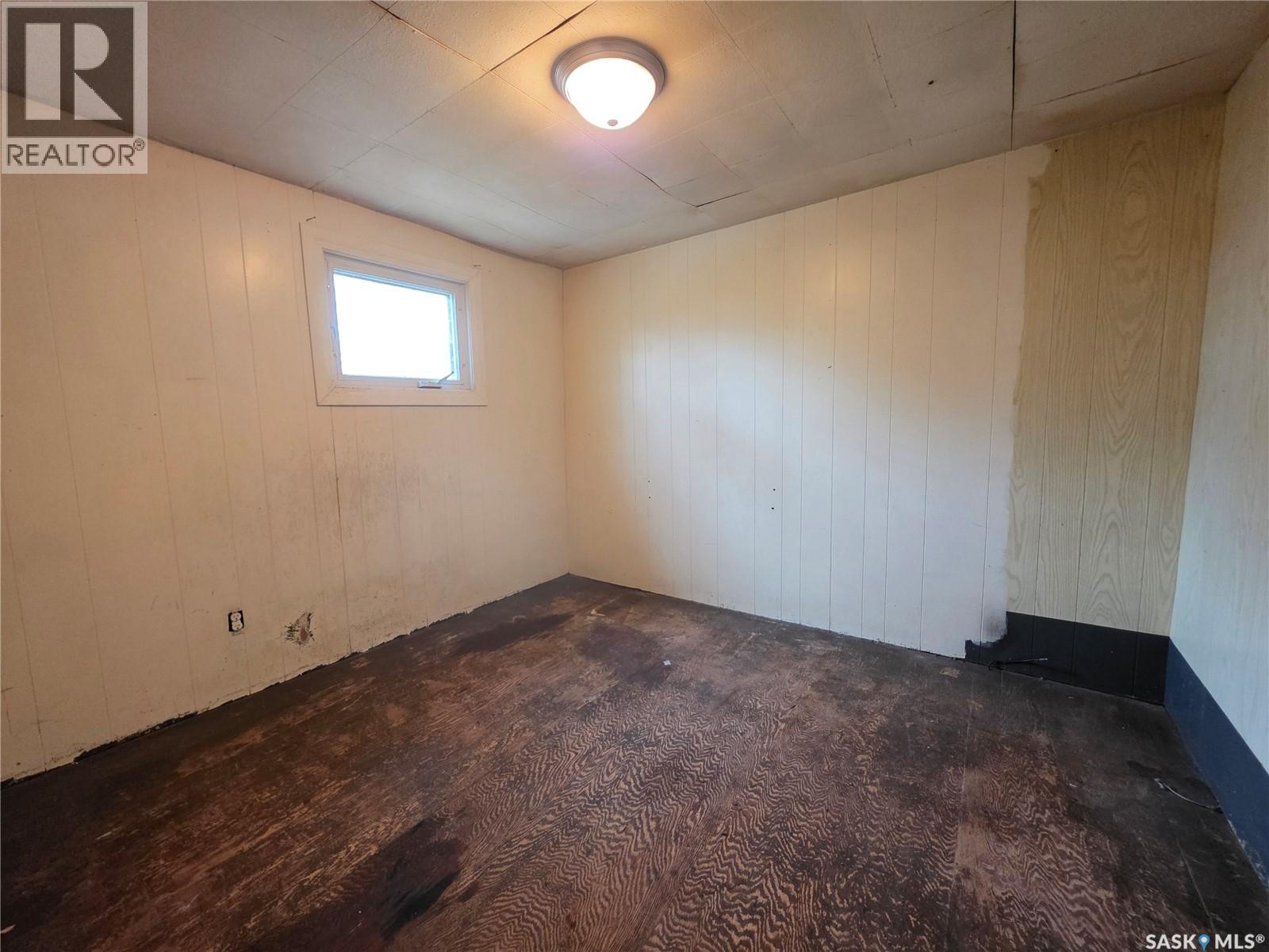 927 North Railway Street E Property Photo 11