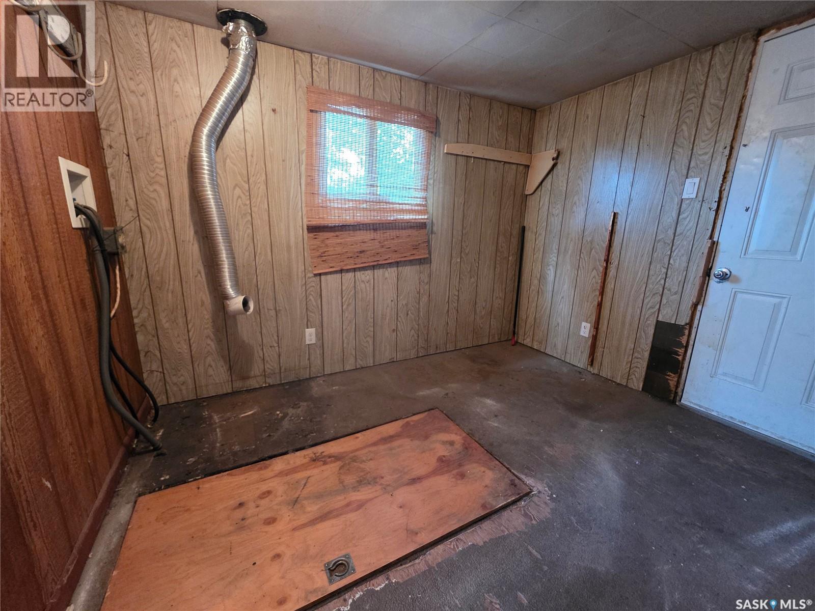 927 North Railway Street E Property Photo 13