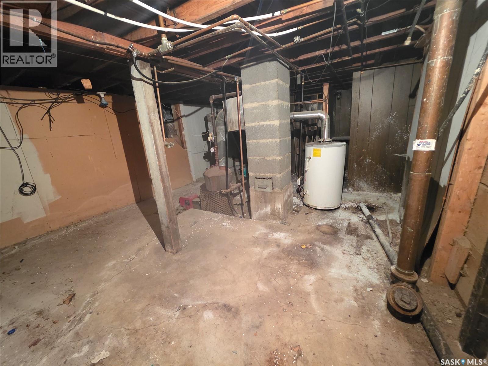 927 North Railway Street E Property Photo 14