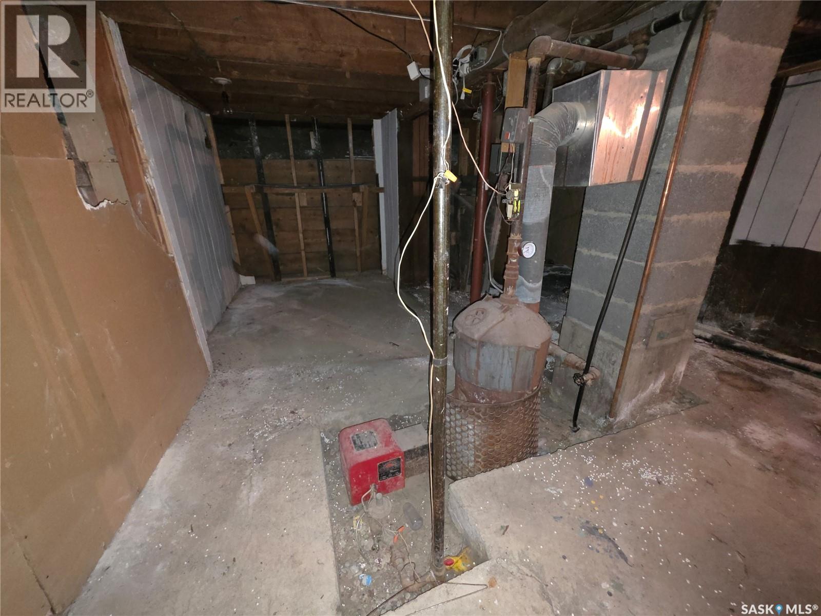 927 North Railway Street E Property Photo 16