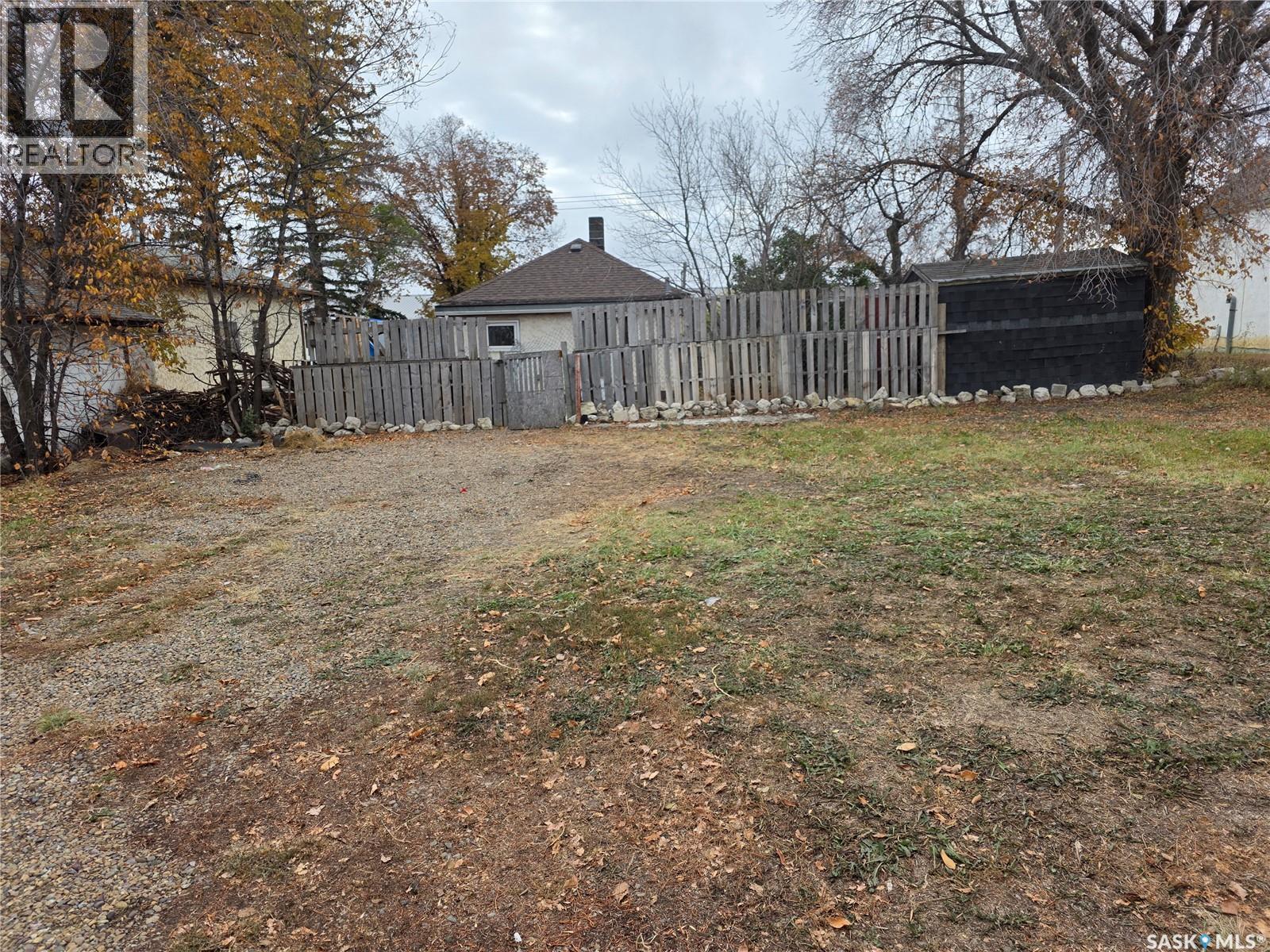 927 North Railway Street E Property Photo 22