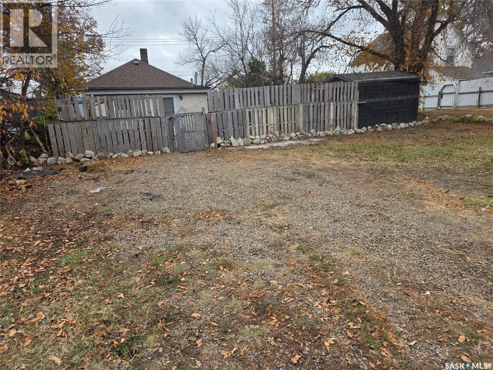 927 North Railway Street E Property Photo 23