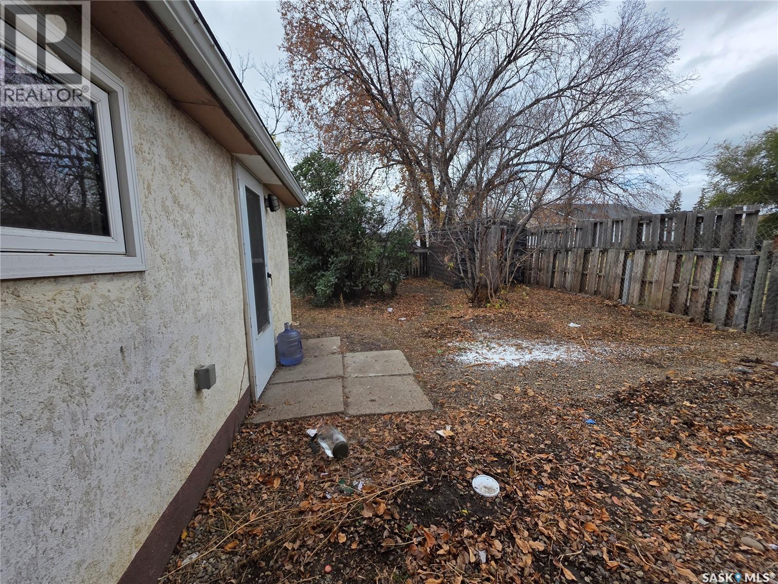 927 North Railway Street E Property Photo 27