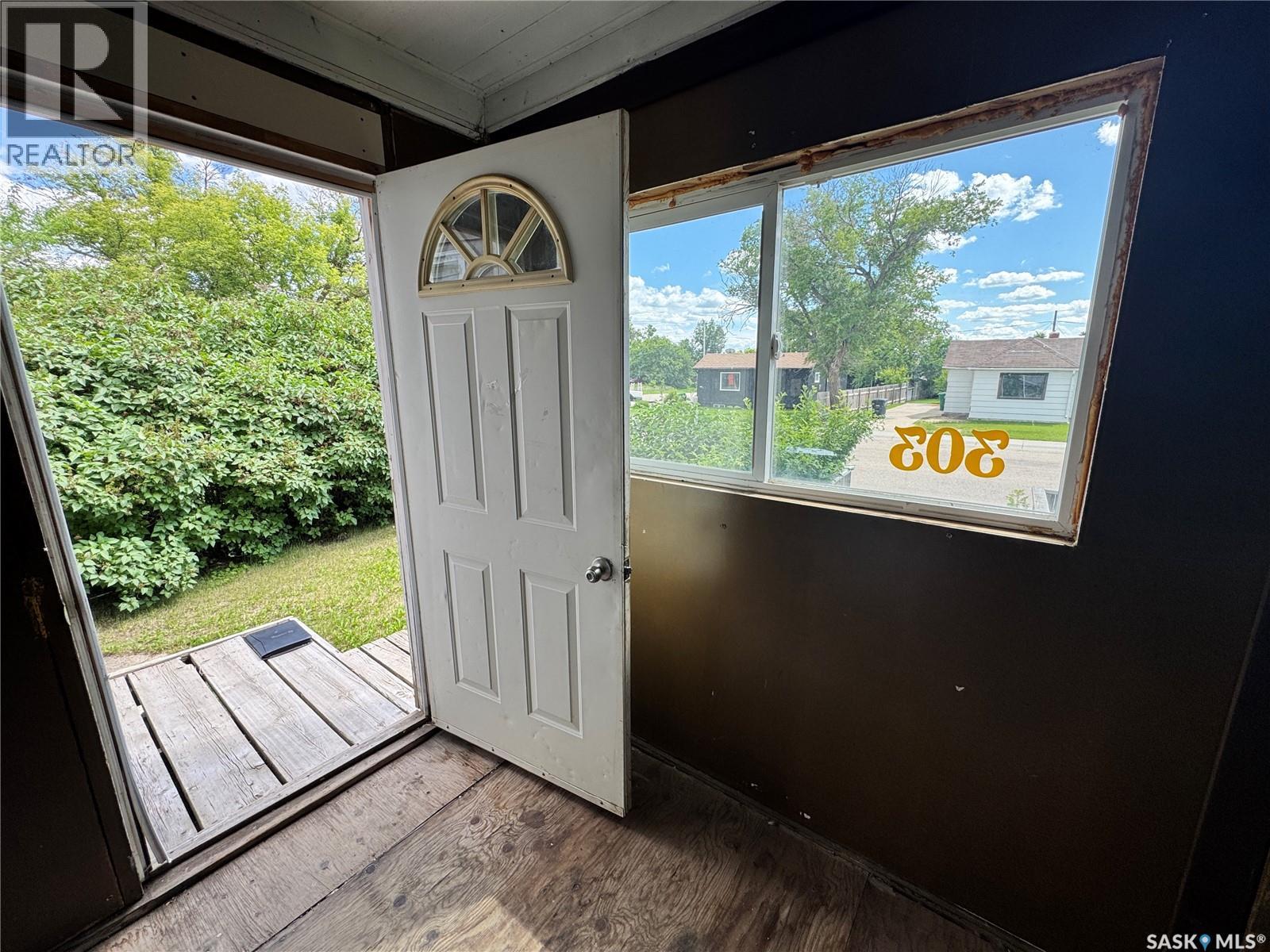 303 4th Avenue W Property Photo 3