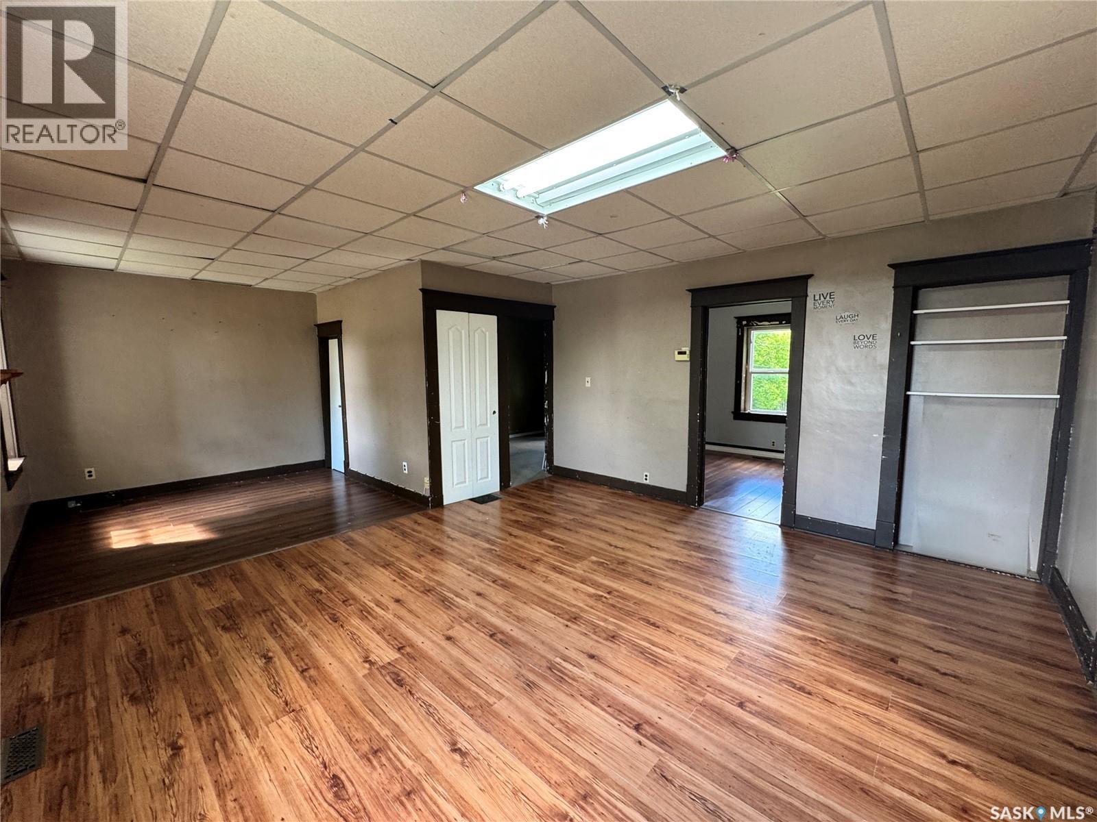 303 4th Avenue W Property Photo 9