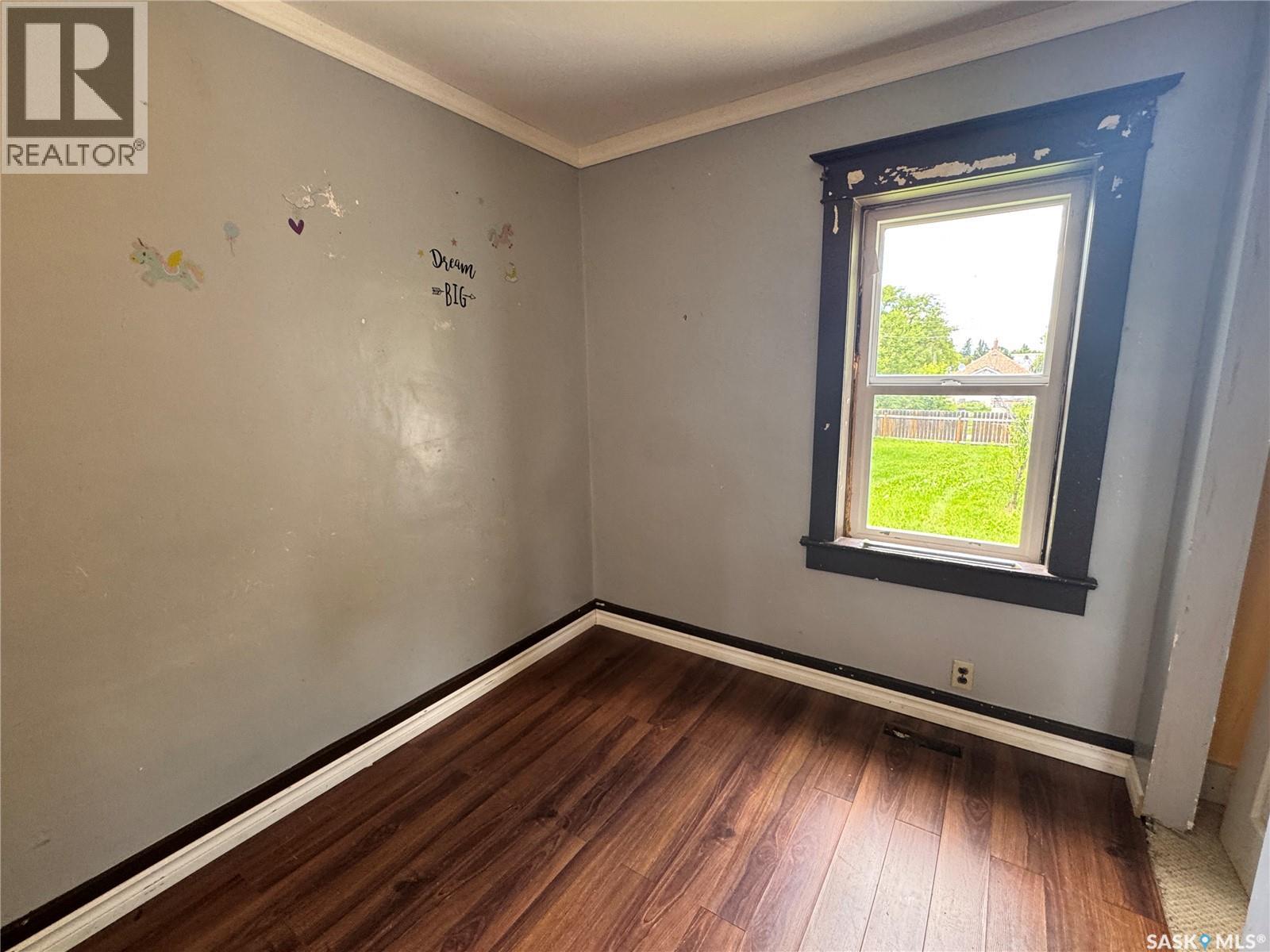 303 4th Avenue W Property Photo 12