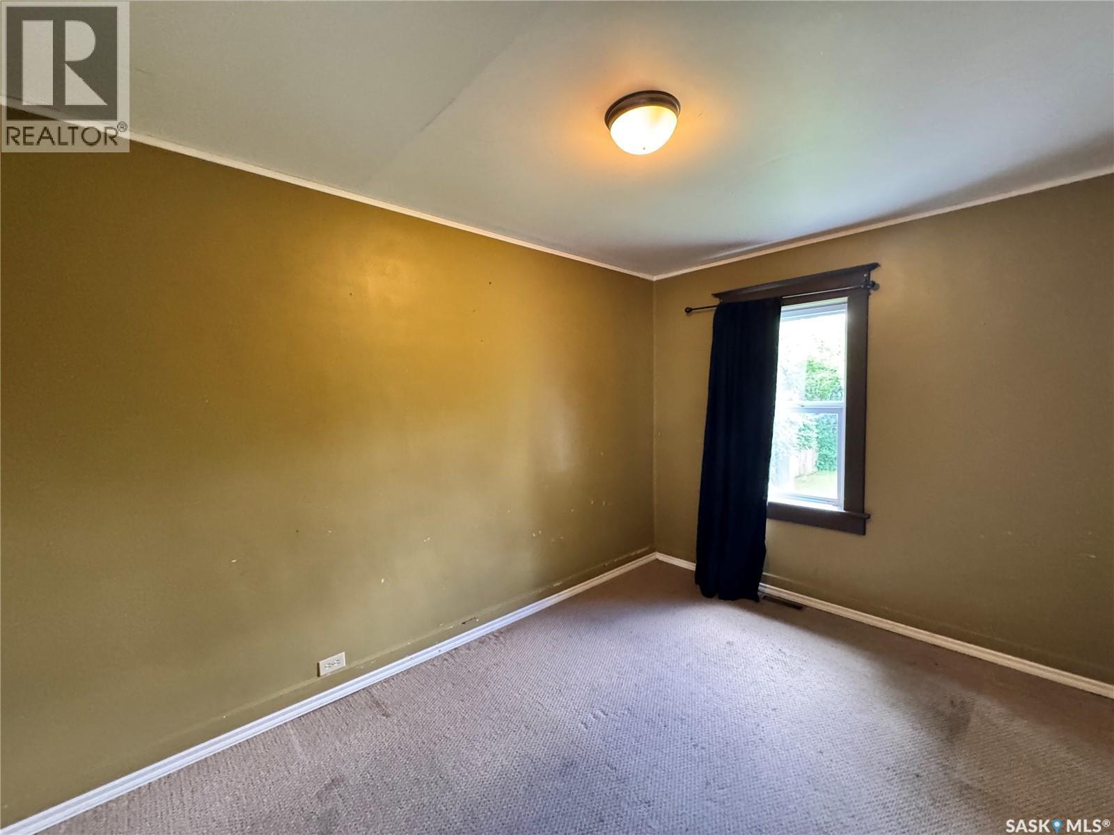 303 4th Avenue W Property Photo 13