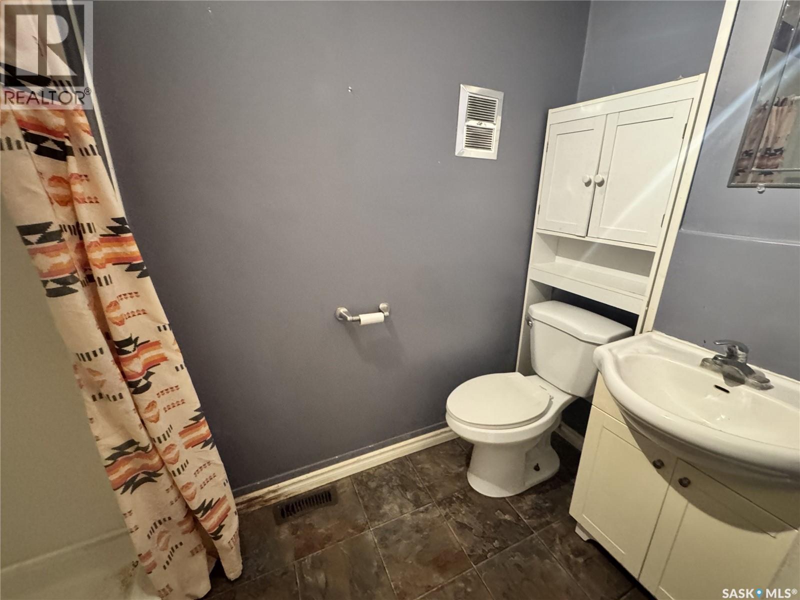 303 4th Avenue W Property Photo 15
