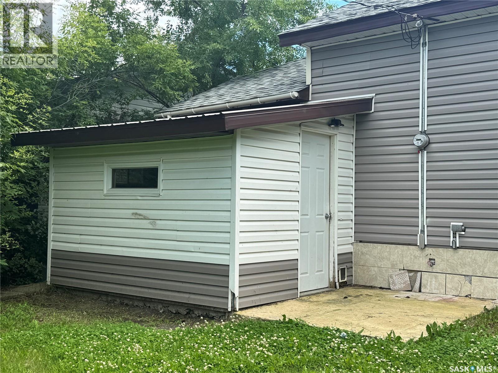 303 4th Avenue W Property Photo 28