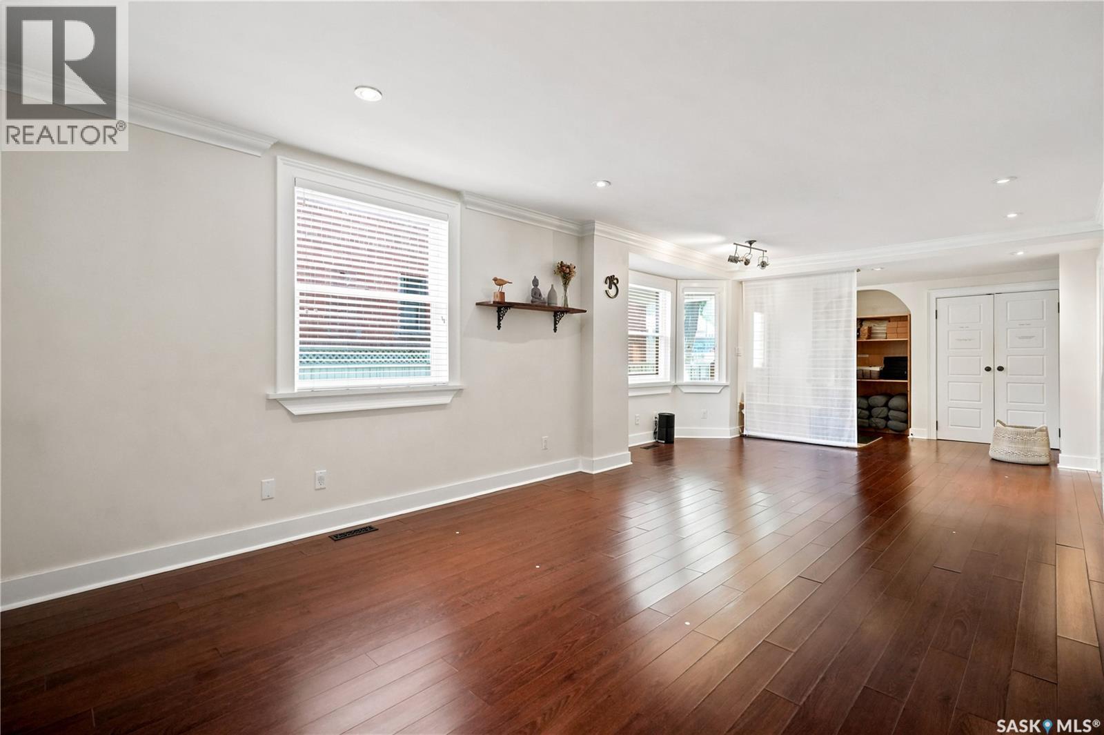 2216 Lorne Street Property Photo 2
