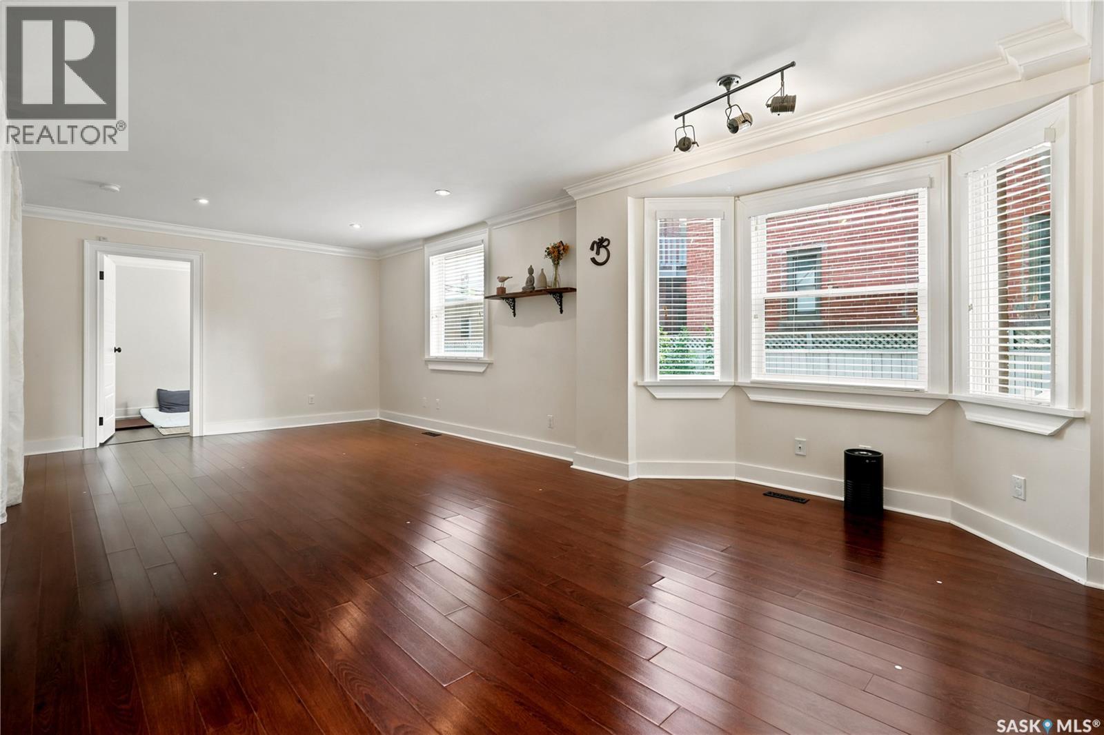 2216 Lorne Street Property Photo 3
