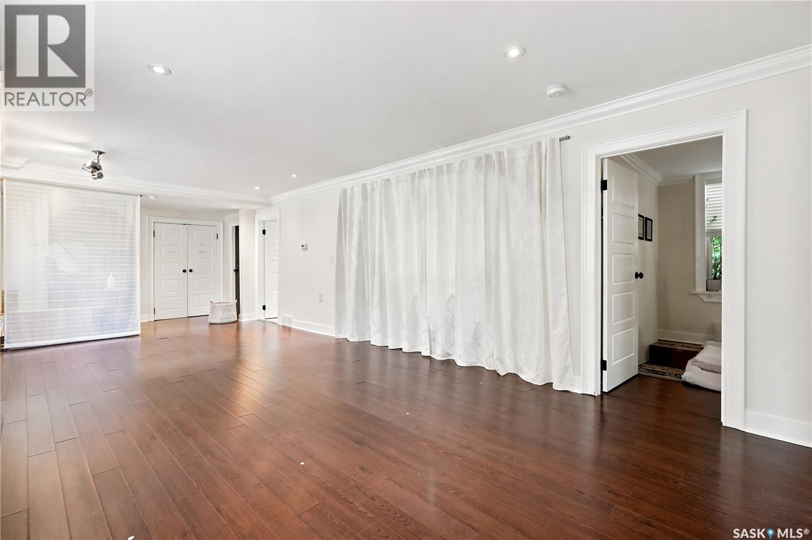 2216 Lorne Street Property Photo 4