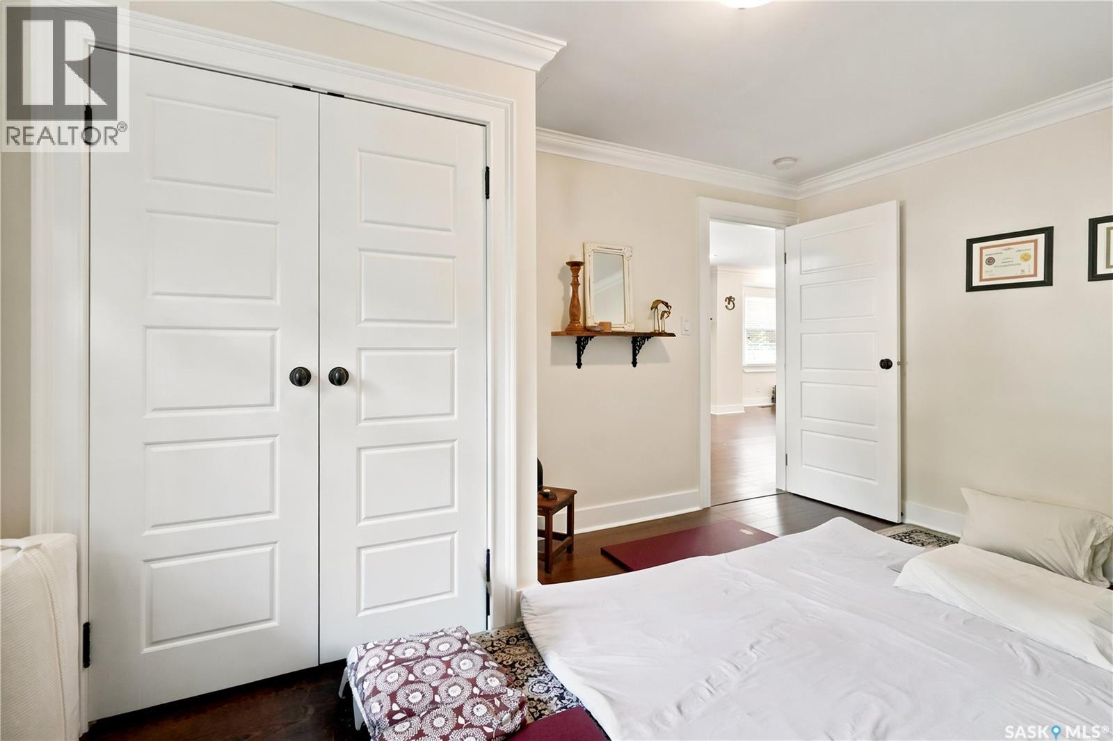 2216 Lorne Street Property Photo 7