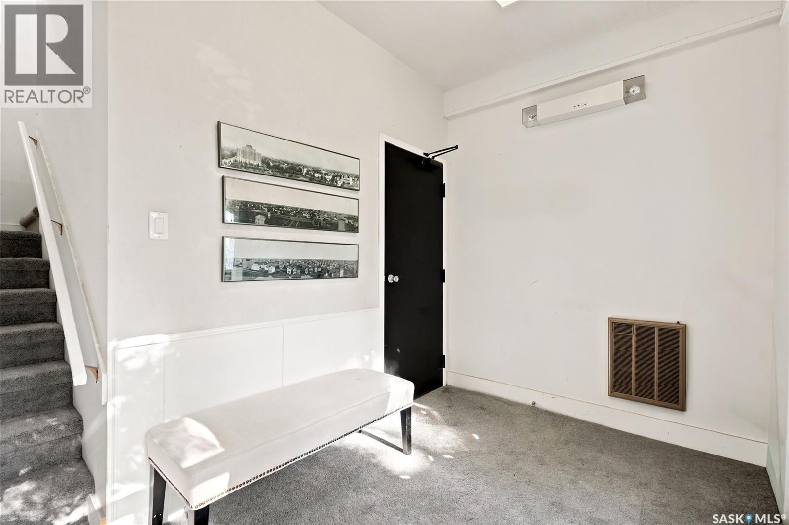 2216 Lorne Street Property Photo 13
