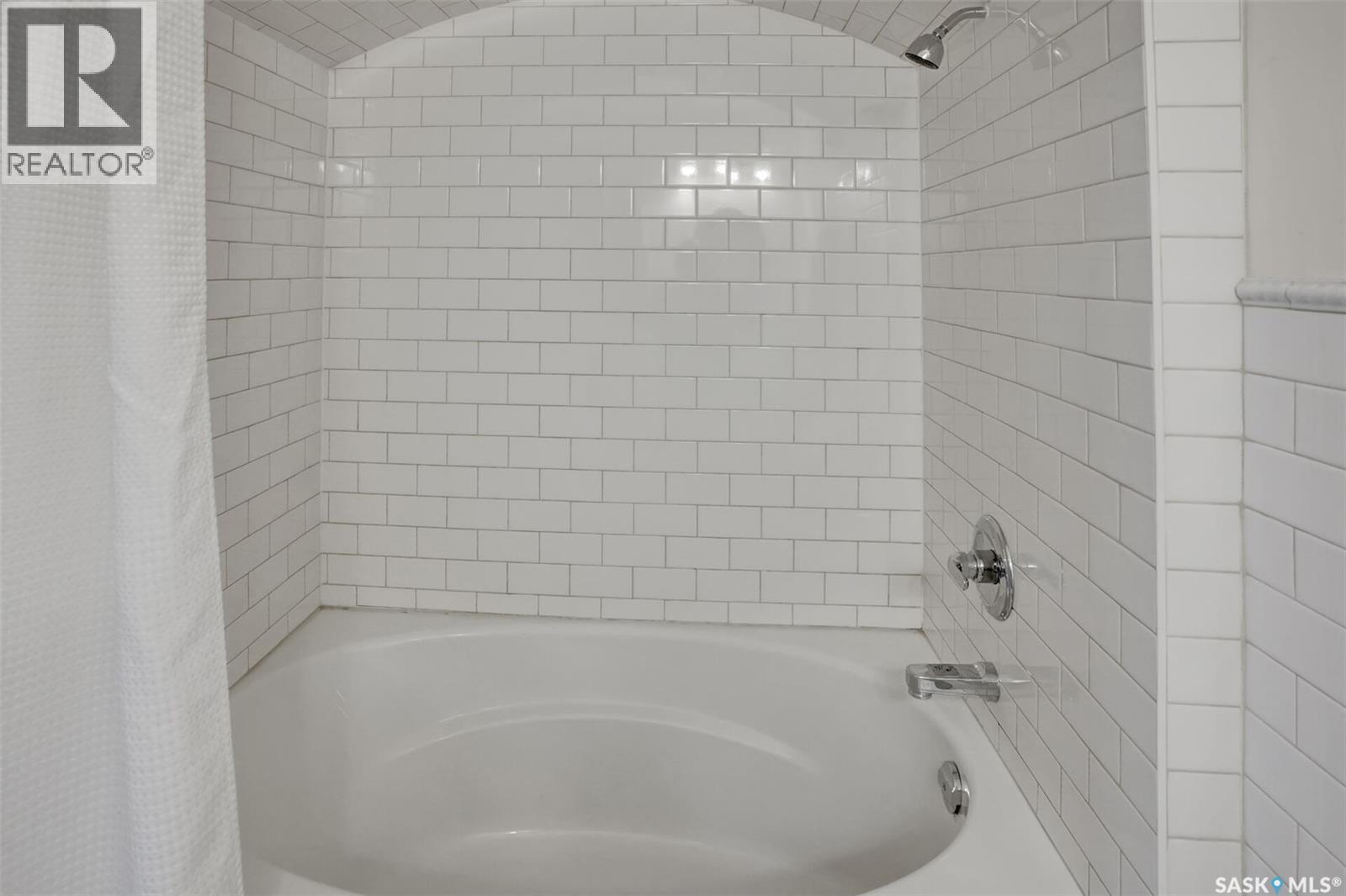 2216 Lorne Street Property Photo 26