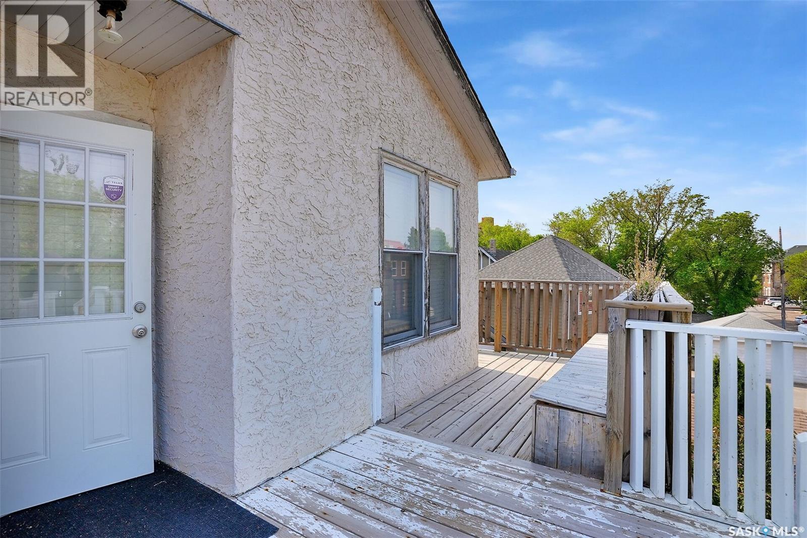 2216 Lorne Street Property Photo 29
