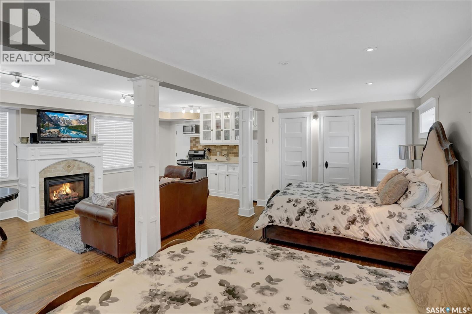 2216 Lorne Street Property Photo 37