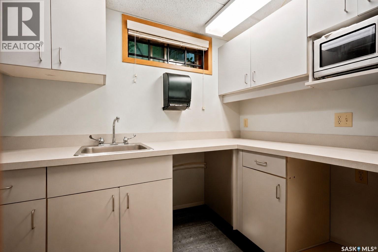 2216 Lorne Street Property Photo 51