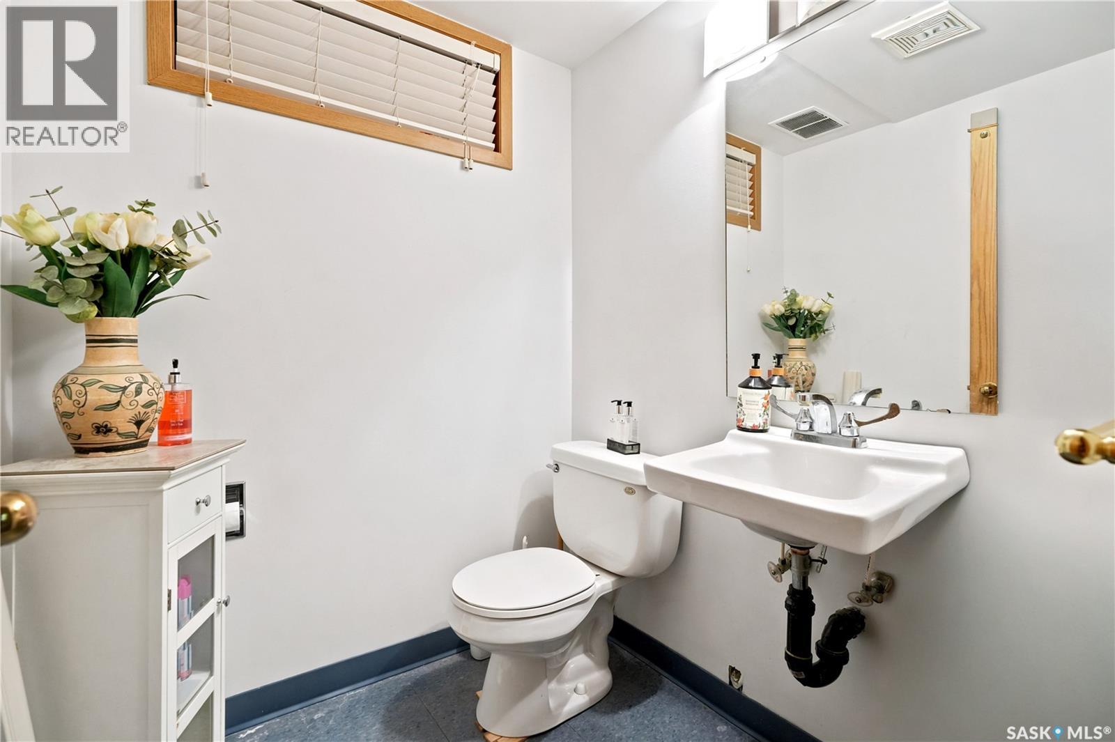 2216 Lorne Street Property Photo 52