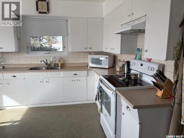 211 Throne Street Property Photo 5