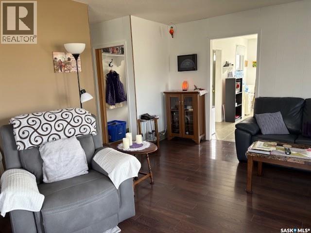 211 Throne Street Property Photo 8