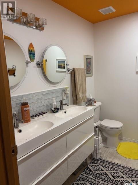 211 Throne Street Property Photo 15