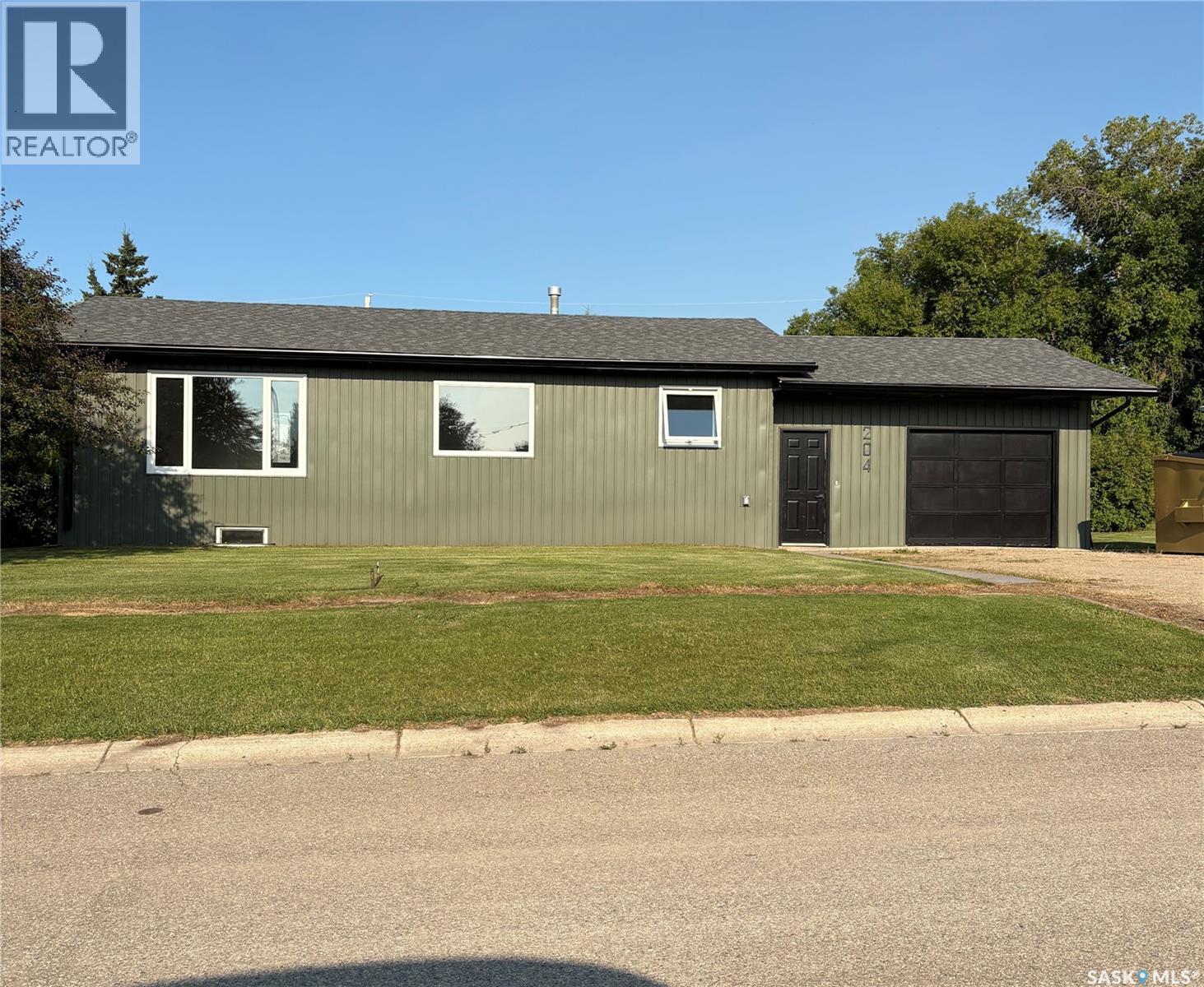 204 Birch Street Property Photo 1