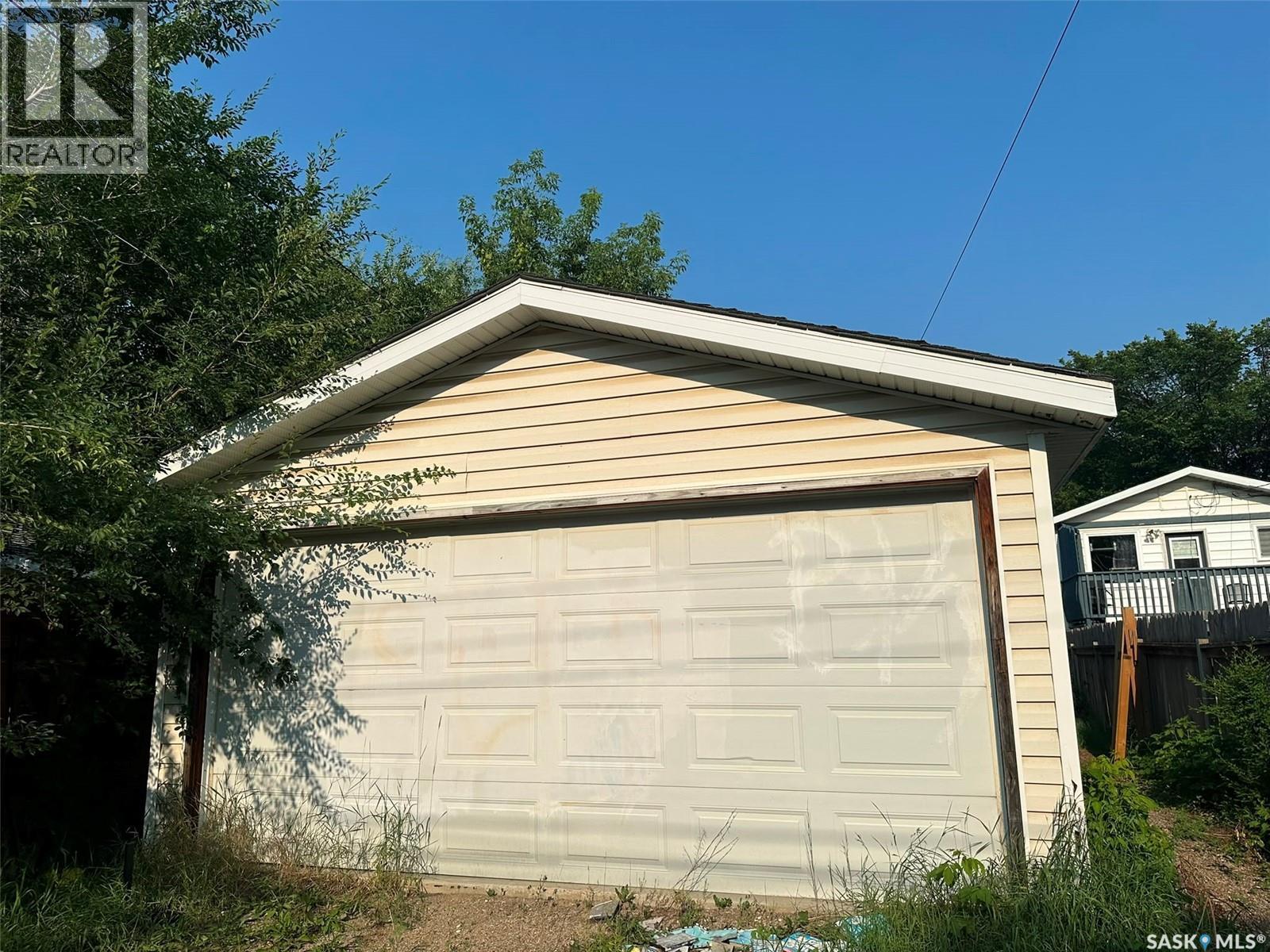 619 L Avenue S Property Photo 14