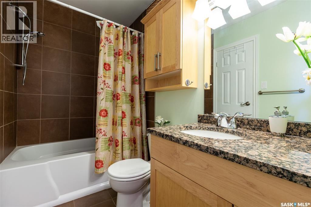 302 34 Nollet Avenue Property Photo 6