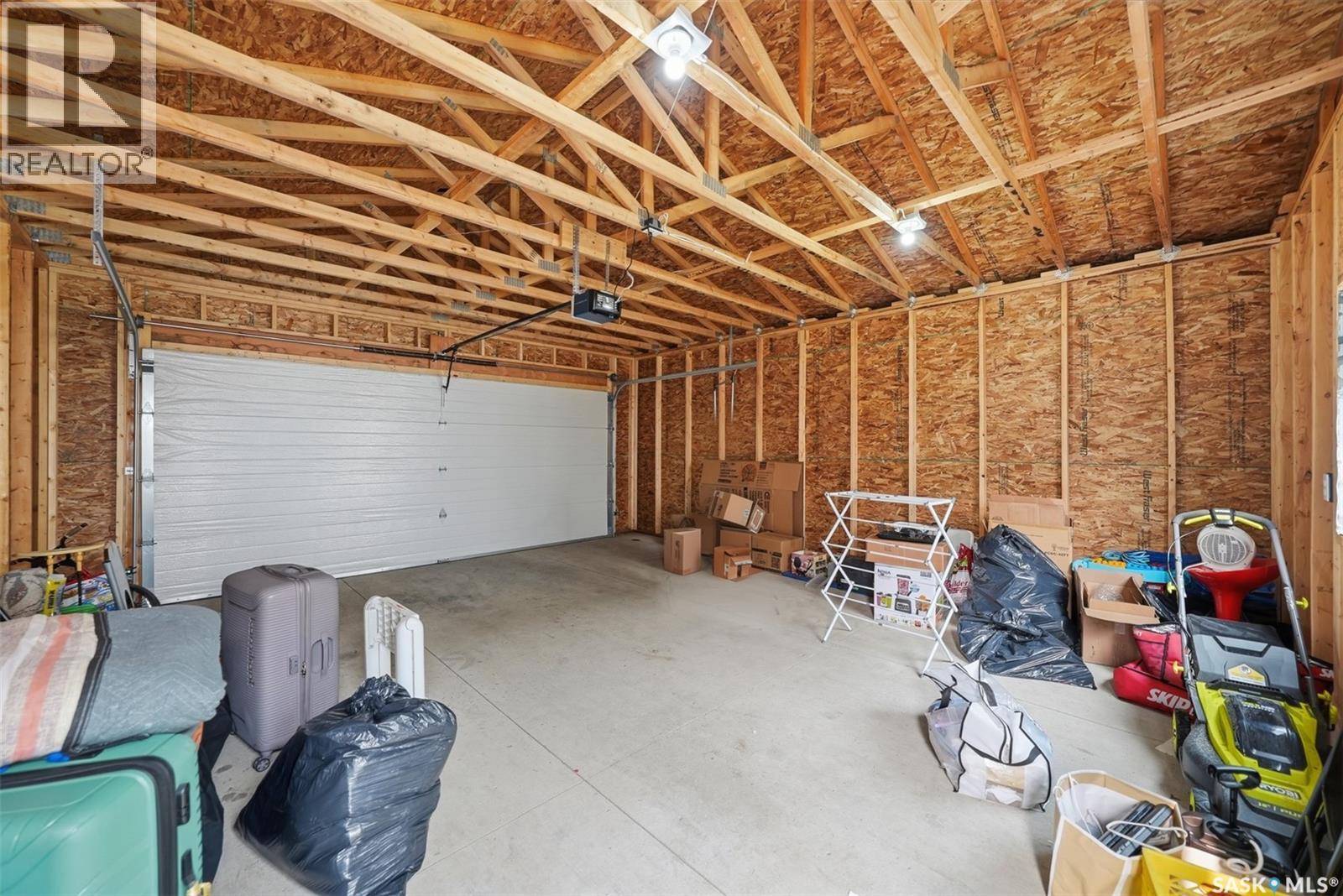 171 Thakur Street Property Photo 40