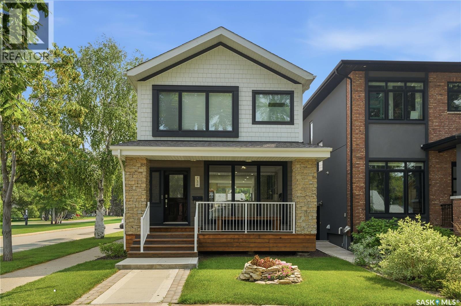 738 Main Street Photo de la propriété 1
