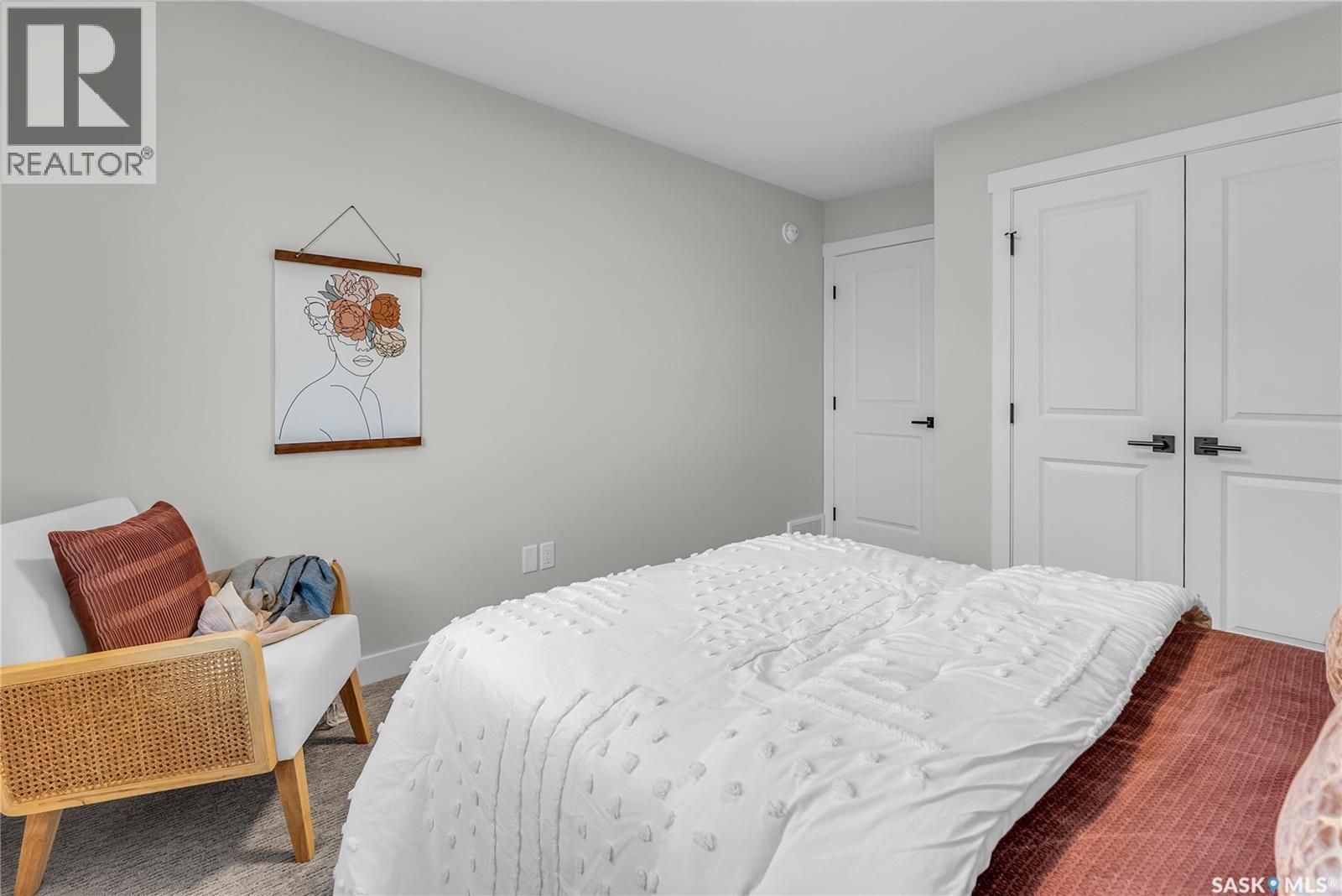 463 Traeger Close Property Photo 38