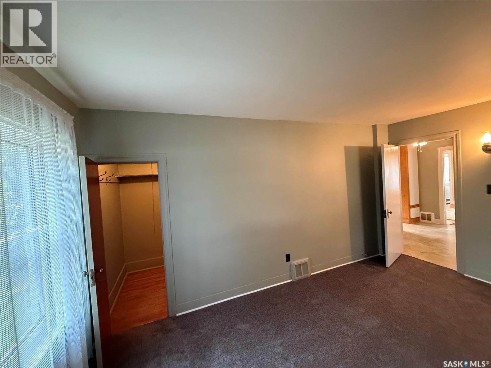 230 6th Avenue W Property Photo 16