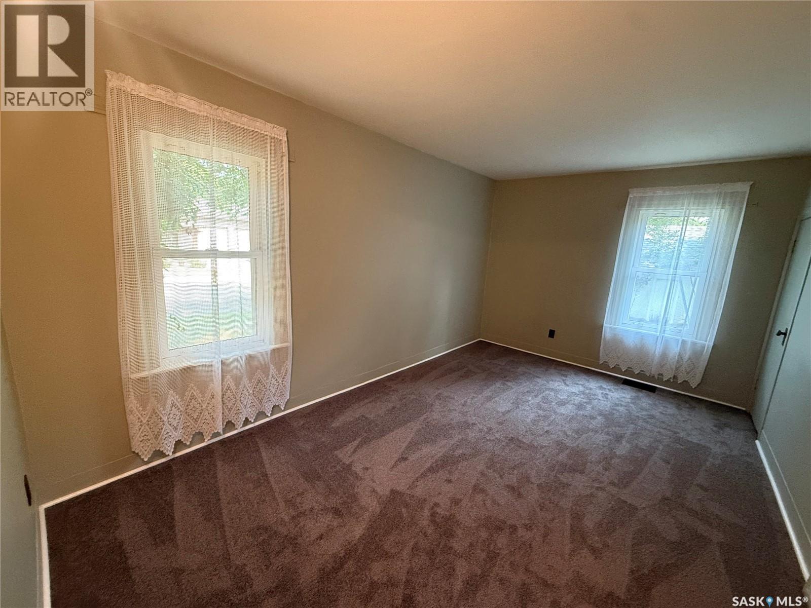 230 6th Avenue W Property Photo 19