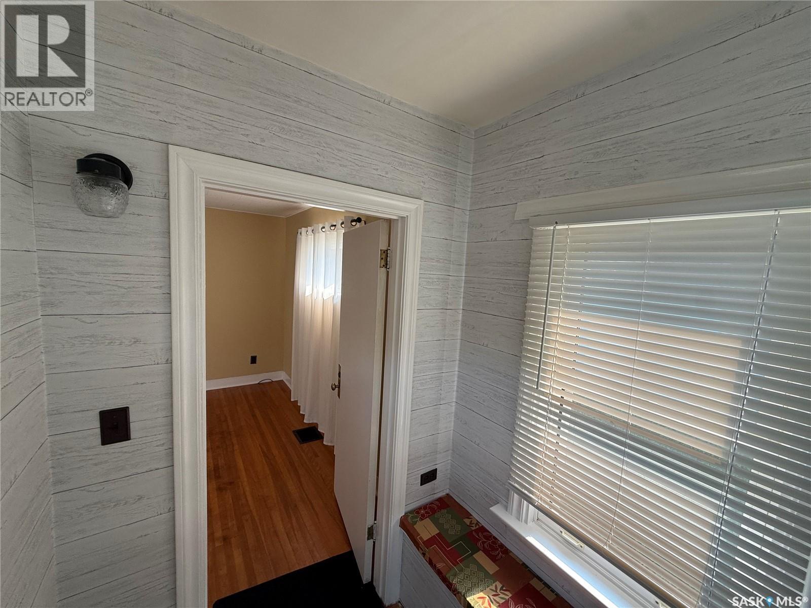 230 6th Avenue W Property Photo 20