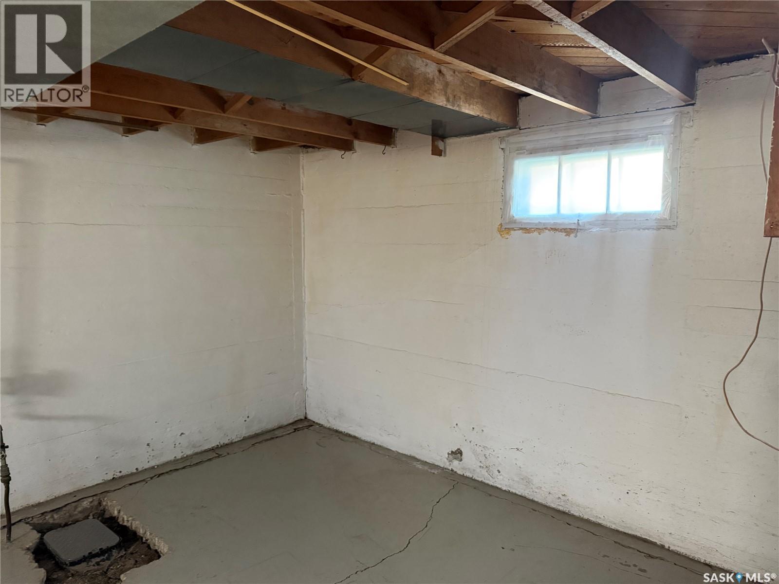 230 6th Avenue W Property Photo 21