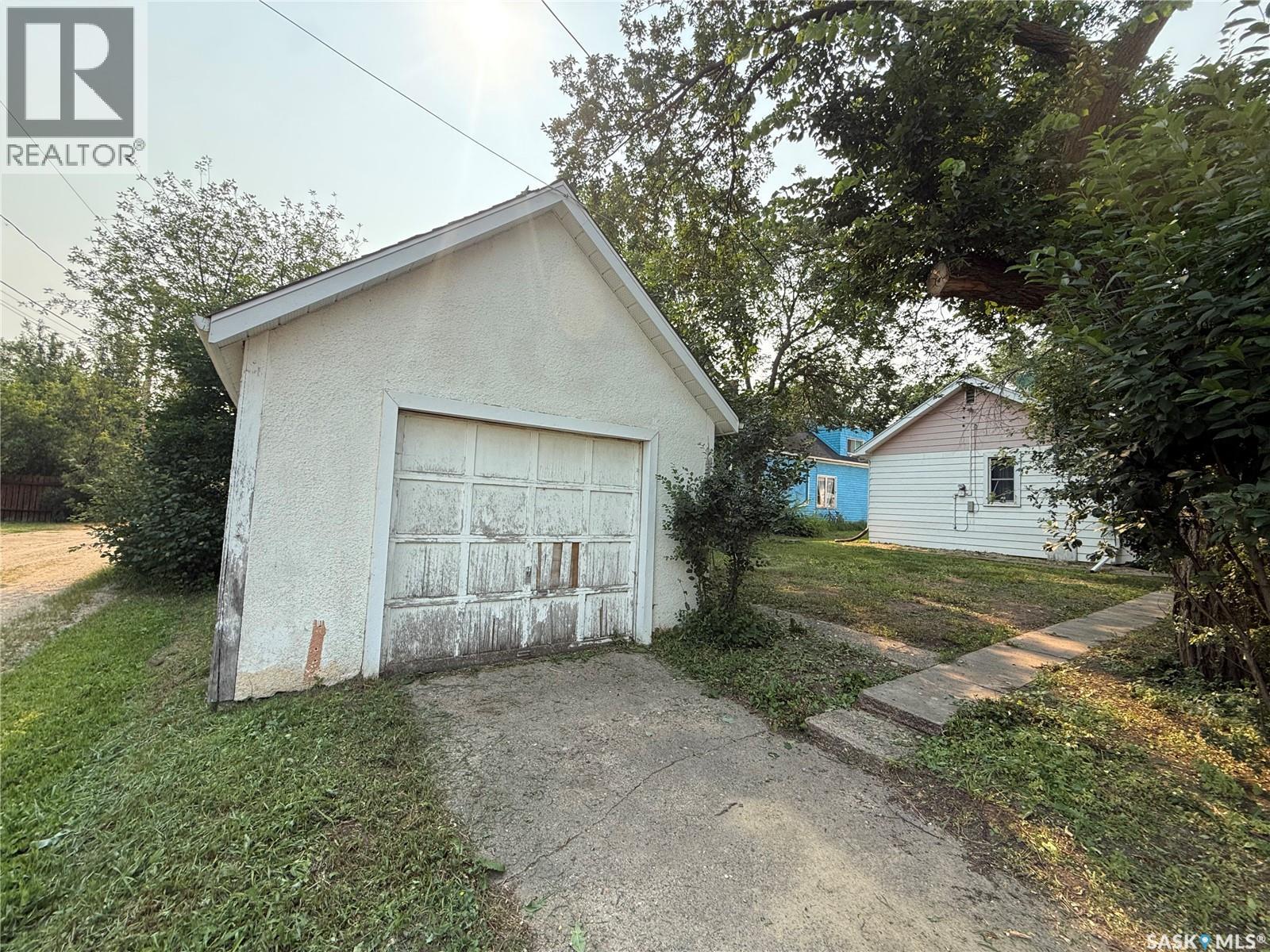 230 6th Avenue W Property Photo 26