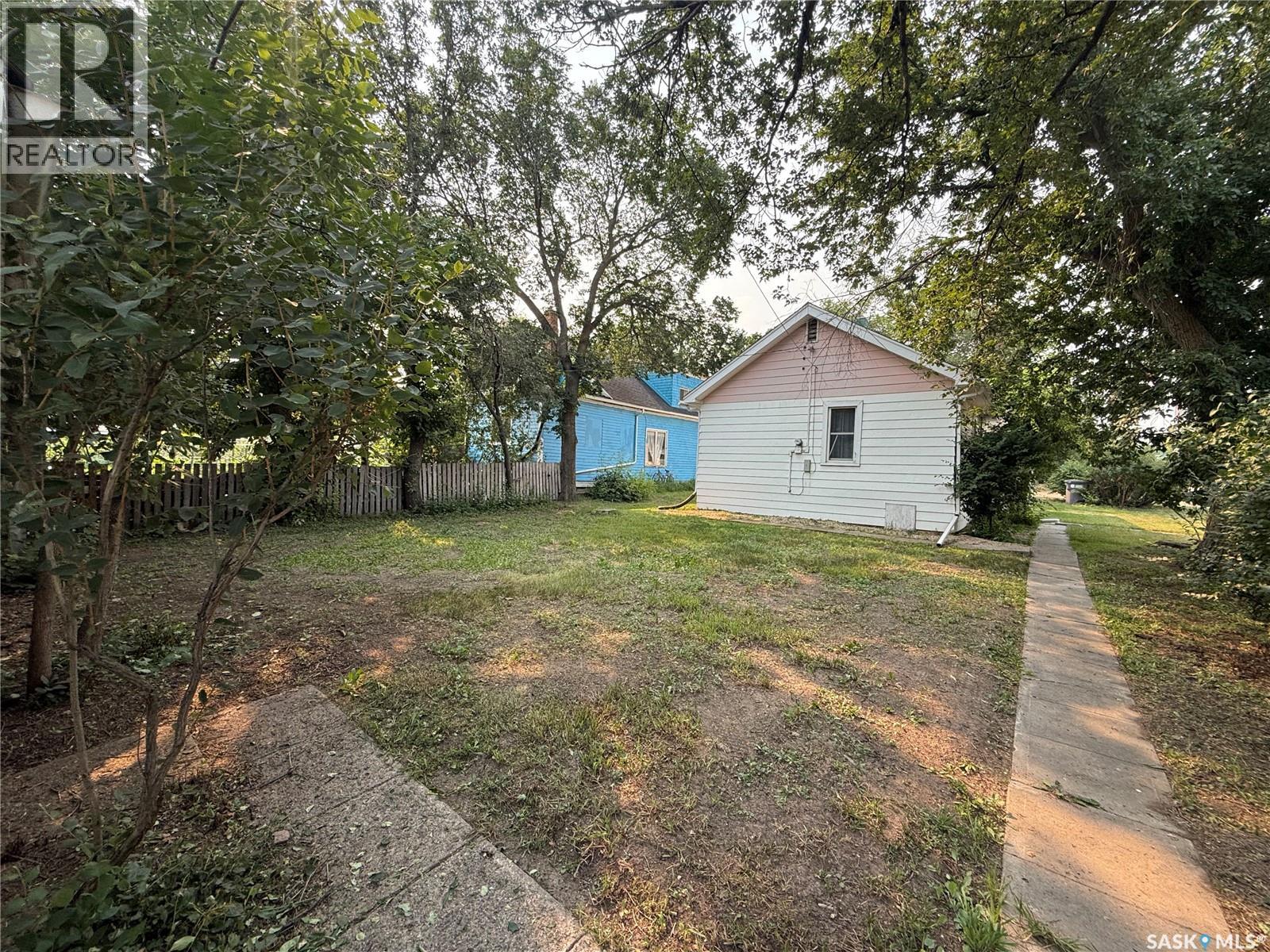230 6th Avenue W Property Photo 27