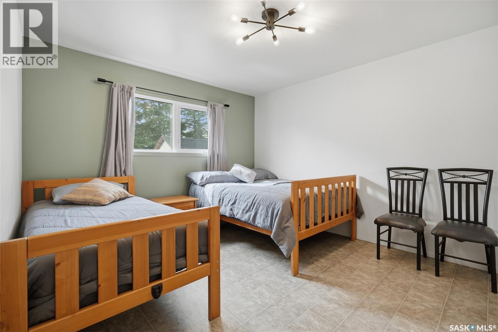 202 Princess Avenue W Property Photo 12