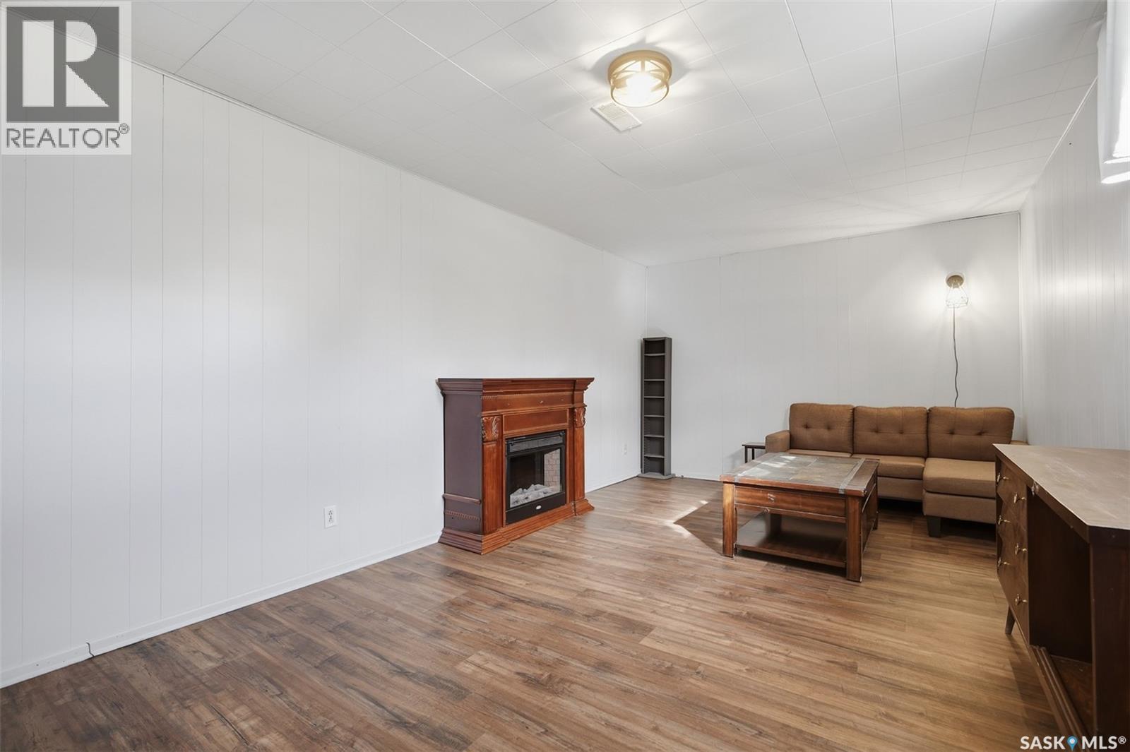 202 Princess Avenue W Property Photo 16