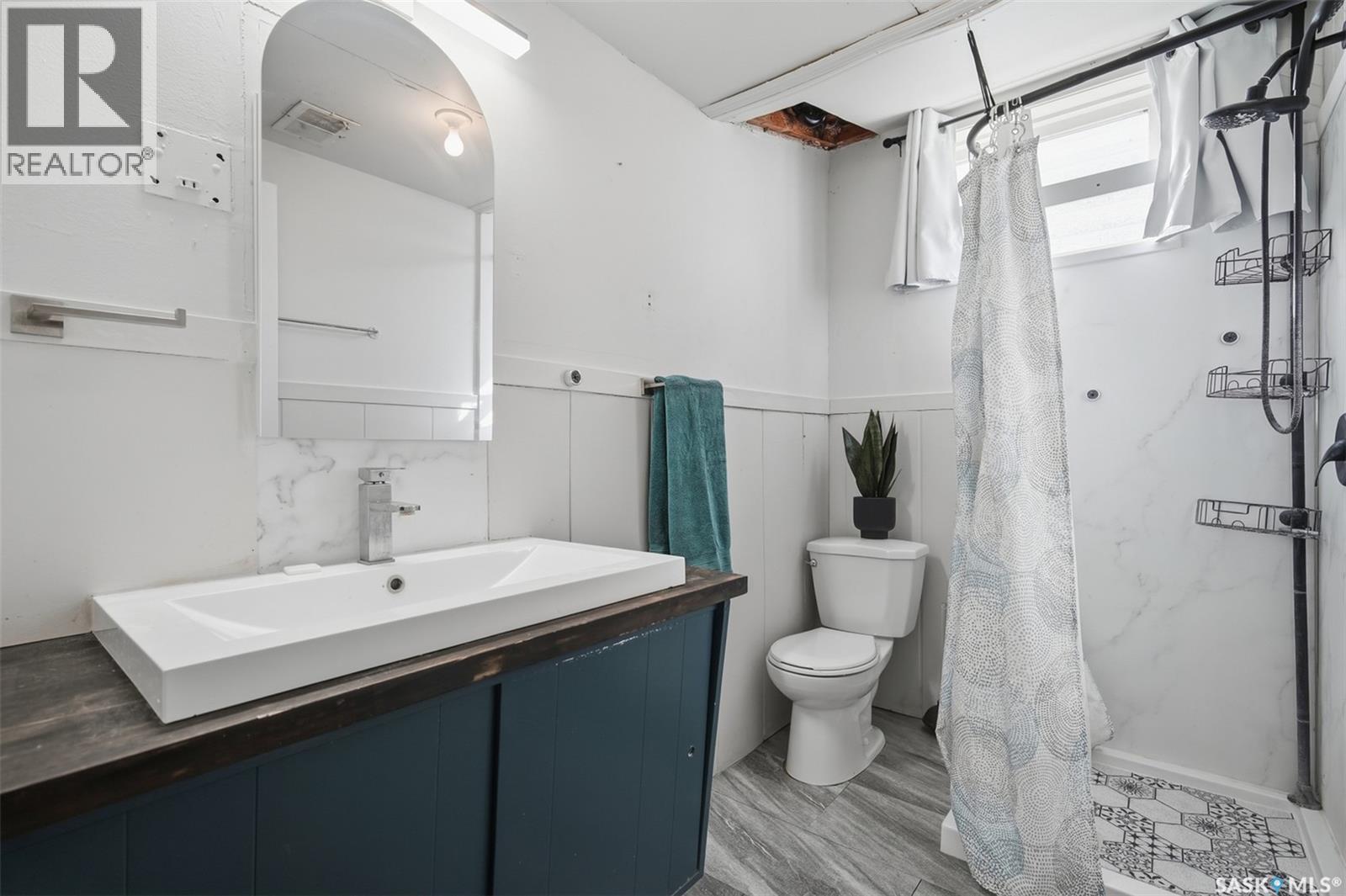 202 Princess Avenue W Property Photo 22