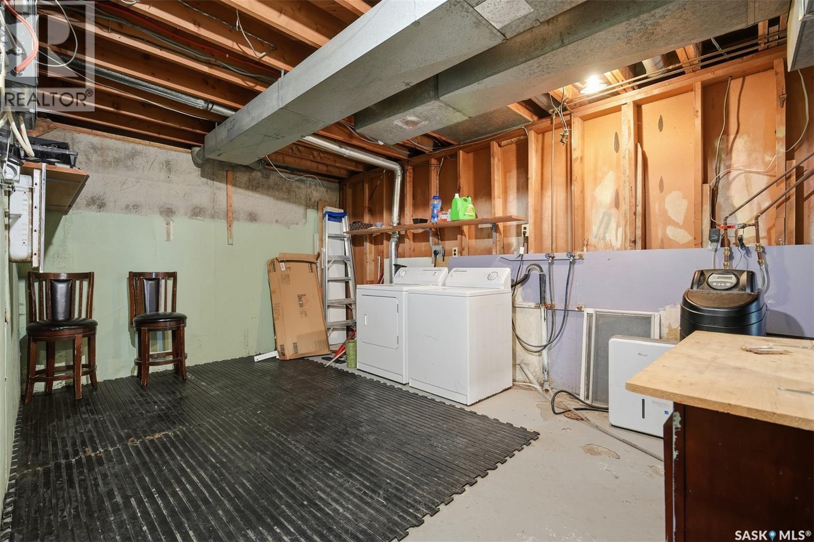 202 Princess Avenue W Property Photo 23