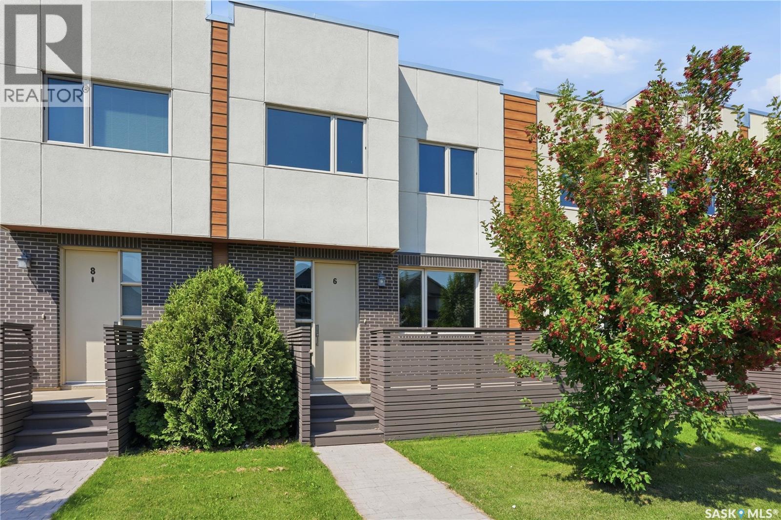 6 103 Willis CRESCENT Property Photo 1