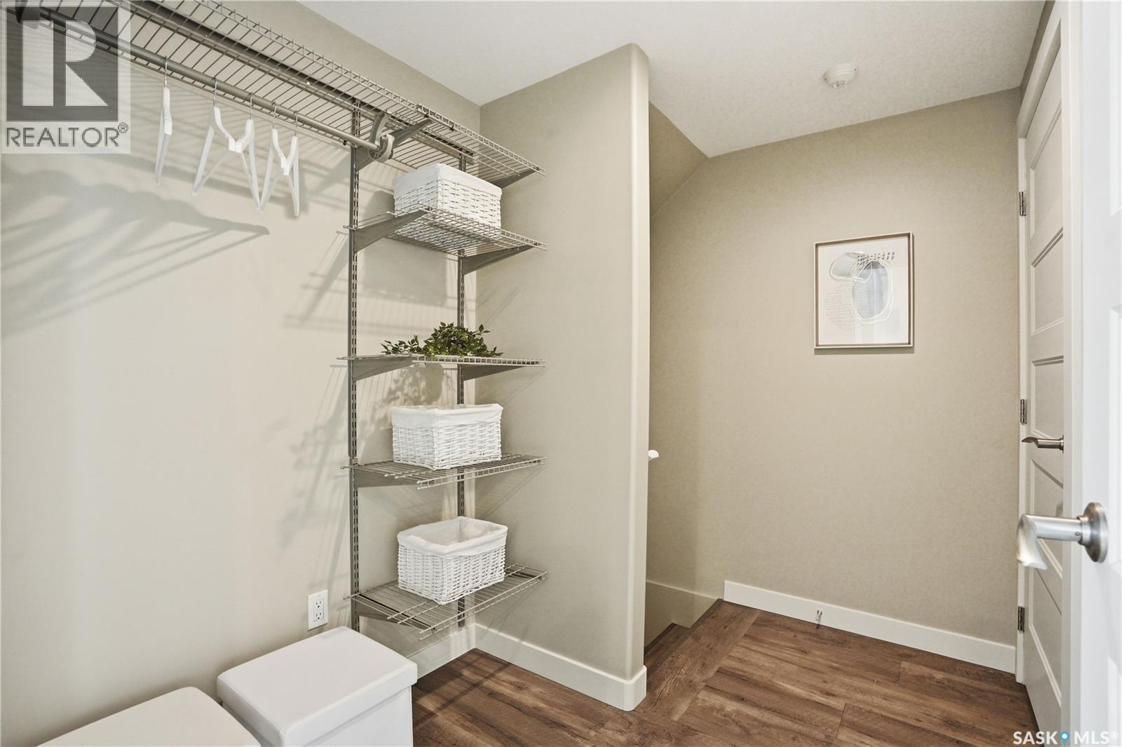 6 103 Willis Crescent Property Photo 14