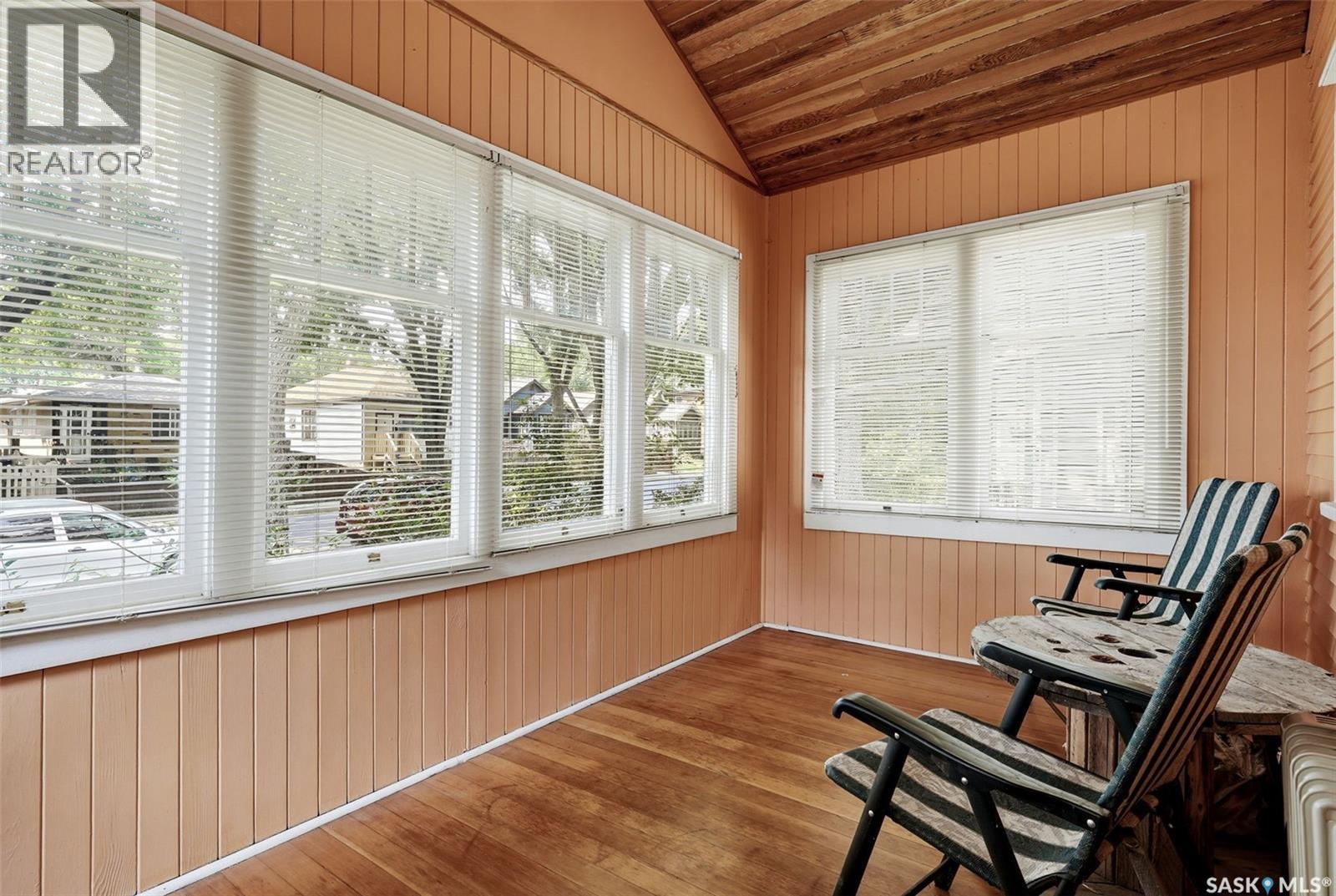 1555 Retallack Street Property Photo 4