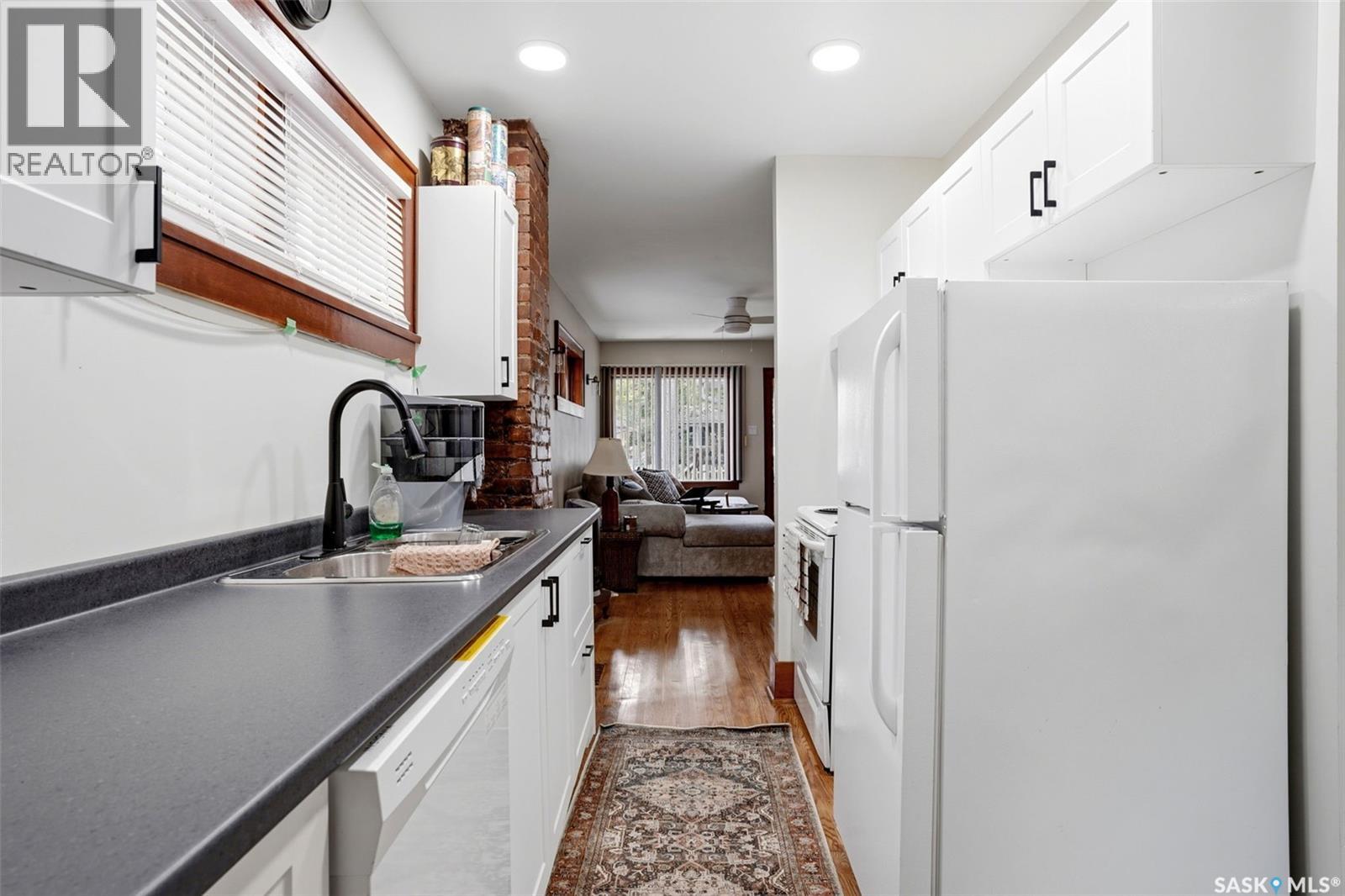 1555 Retallack Street Property Photo 13